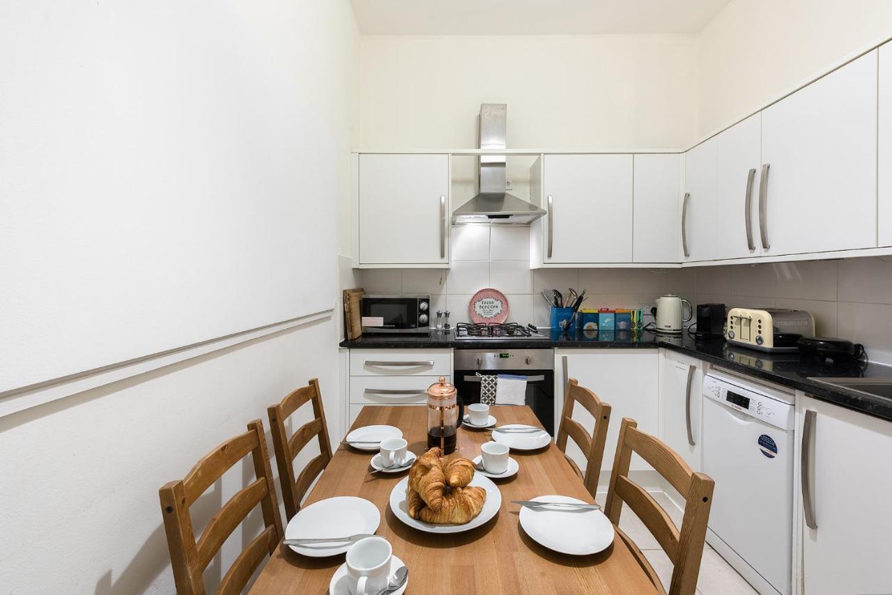 Heart Of Ealing Apartment With Garden Лондон Екстериор снимка