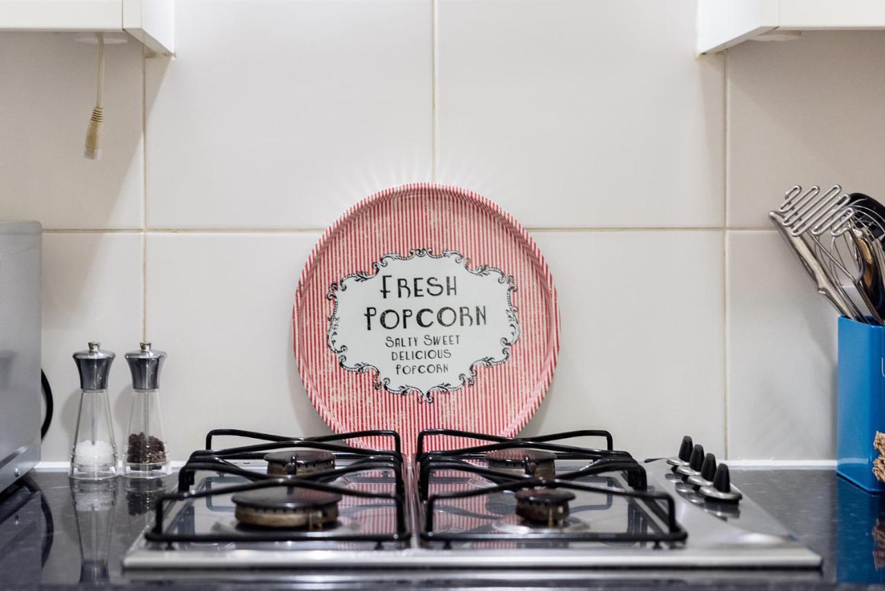 Heart Of Ealing Apartment With Garden Лондон Екстериор снимка