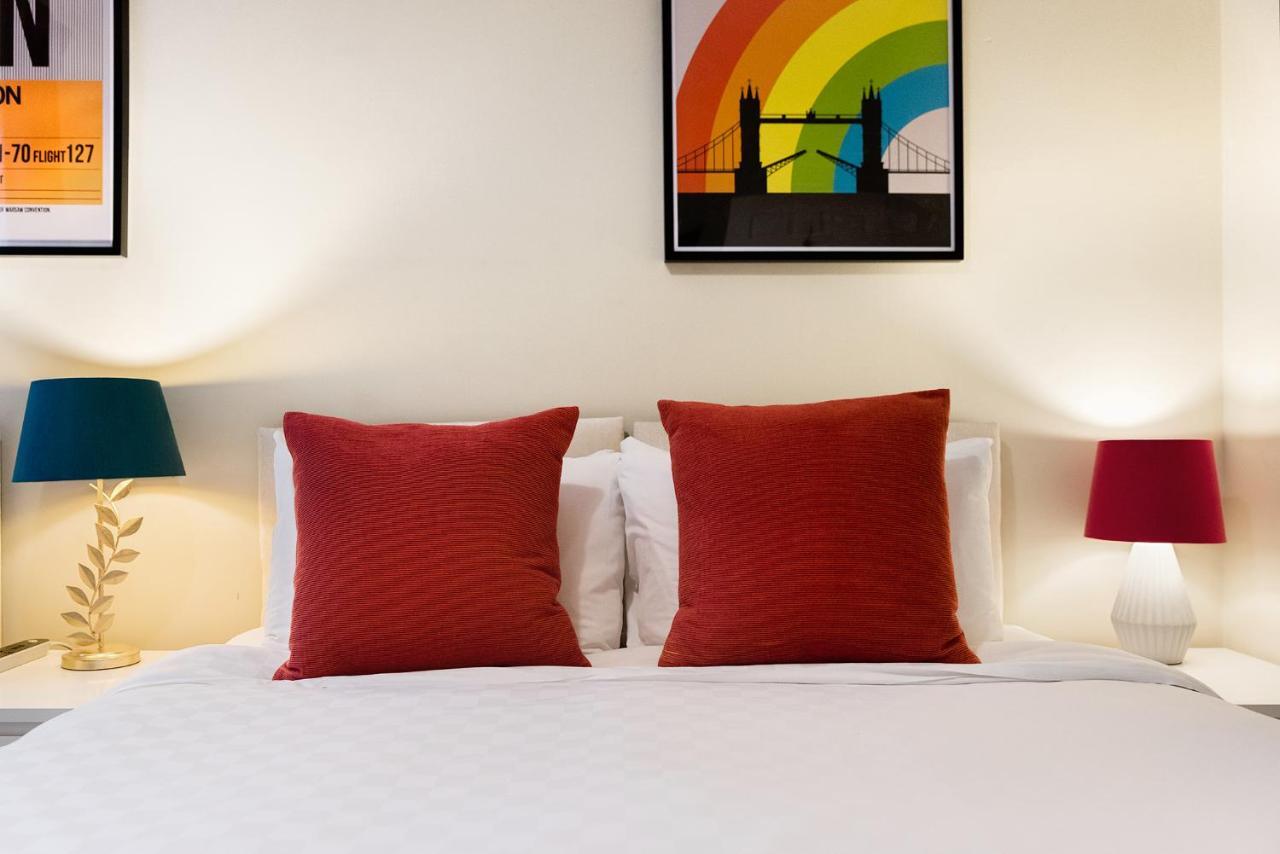 Heart Of Ealing Apartment With Garden Лондон Екстериор снимка
