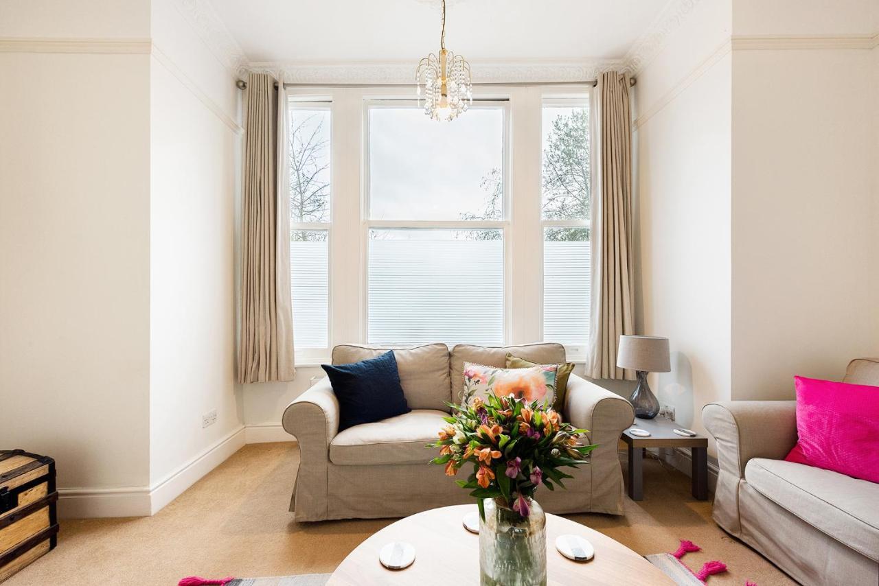 Heart Of Ealing Apartment With Garden Лондон Екстериор снимка